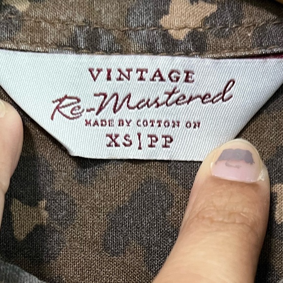 Vintage Re-Mastered Leopard Print Button-Up Shirt Unisex XS - Picture 3 of 13